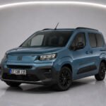 Mavi renkli 2026 model Fiat Doblo araç, Belek Antalya'da stüdyo ortamında çekilmiş